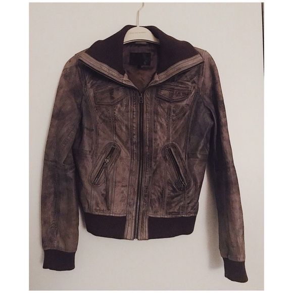 100% Leather Authentic Vintage Bomber Jacket - Picture 1 of 4
